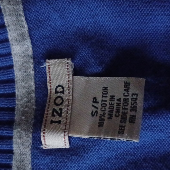 💙🌺Izod Blue and Gray Knit Sweater - Picture 3 of 5